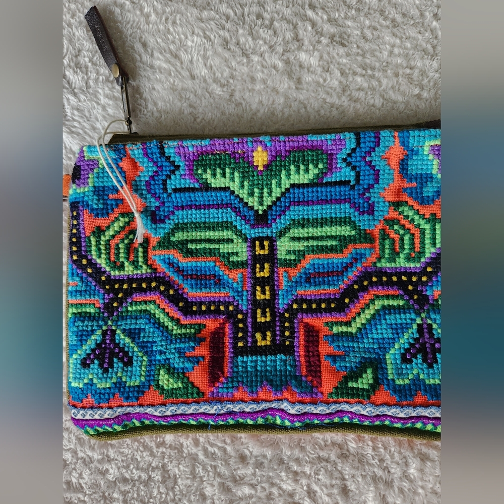 JADEtribe Eliz Canvas Wristlet - - Picture 2 of 4